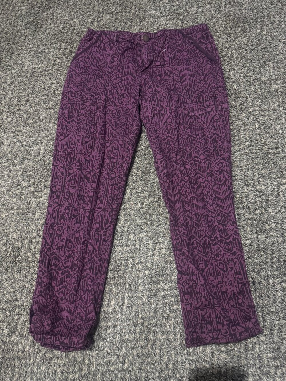 Democracy women’s size 8 plum purple patterned pants